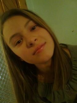 buna! mai sunt fete de varsta mea? :hi:  :nono:  :d  =)  :)  =)  :rusine:  :cool:  :wink2:   :limba: